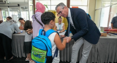 Gaziemir’de zorluklar sosyal hizmetlerle aşılıyor