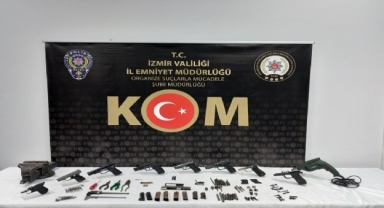 İzmir'de silah kaçakçısına vurgun!