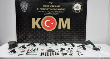 İzmir'de yasa dışı silah imalatı operasyonu: Bir kişi gözaltına alındı!