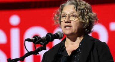 Karaburun Belediye Başkan adayı olması bekleniyordu: Hacer Foggo CHP’ye isyan etti! 