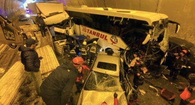 Kastamonu'da yolcu otobüsü devrildi: ölü ve yaralı var