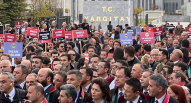 Prof. Dr. Boyunsuz: “Rejim yeni döneme hazırlık yapıyor” 
