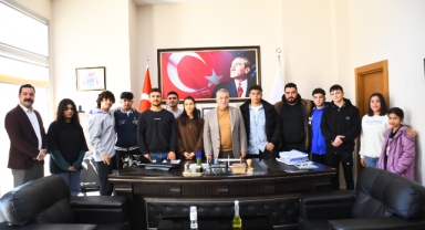 Şampiyon güreşçilerden Başkan Tekin’e ziyaret