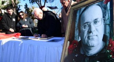 Uğur Mumcu Karabağlar'da özlemle anıldı