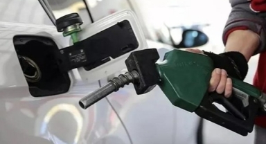 Zam yağmuru dinmiyor: Benzine ve motorine dev zam yolda! 