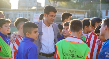 Bilal Kırkpınar Bayraklı'da gençlerle buluştu: 