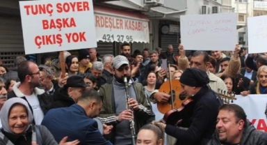 CHP İzmir önünde Genel Merkez'e çağrı: 