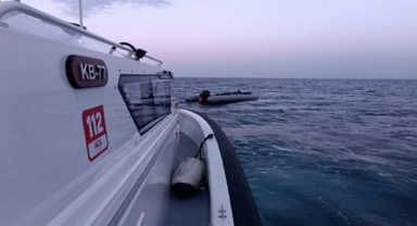 Dikili açıklarında 40 düzensiz göçmen yakalandı 