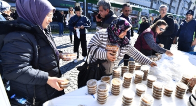 İzmir, 6 Şubat'ı andı