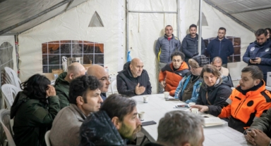 İzmir afet bölgesiyle dayanışmayı sürdürüyor