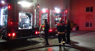 İzmir’de korkutan yangın: İki kişi hastaneye kaldırıldı