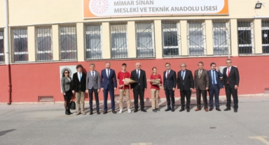 İzmir’de ‘Mesleki Eğitimde Sektörel İş Birliği Toplantısı’ Düzenlendi