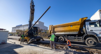 İzmir’in turizm beldeleri yaza hazır... Seferihisar'ın 340 km içme suyu hattı yenileniyor