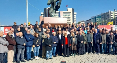 İzmirli gazeteciler Süleyman Gençel için tek ses: “Yalnız değilsin, seninleyiz” 
