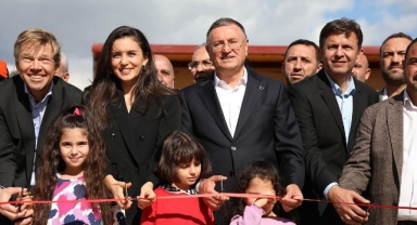 Karsu, Hatay'da Serinyol Müzik Evi'ni açtı