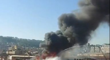 Kemeraltı'nda korkutan büyük yangın!