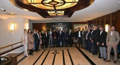 Mansur Yavaş’a eski AK Partililerden destek: “Tarafımı iyilikten yana seçtim” 