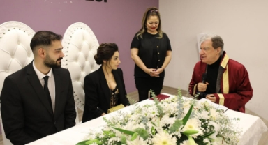 Narlıdere'de çiftlere 14 Şubat sürprizi 