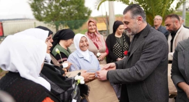 AK Parti'li Akdeniz, işçi kadınlarla bir araya geldi