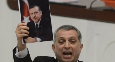 AK Partili Külünk’ten göçmen çıkışı 