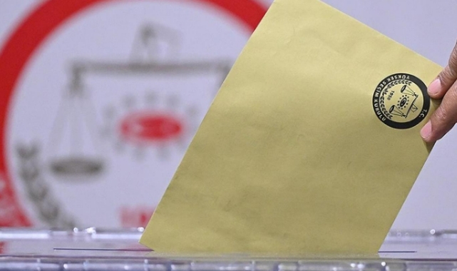 Aydın Erdem: “Genel seçimlerden sonra her iki seçmenden biri kararsız seçmene döndü”