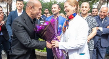 Başkan Soyer sağlık çalışanlarının bayramını kutladı