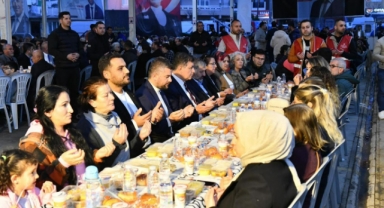 Cemil Tugay, Buca'da yurttaşla bir araya geldi 