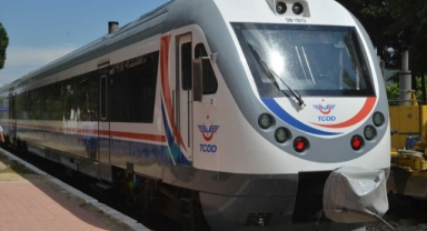 Denizli – İzmir yolunda feci kaza: Bir kişiye tren çarptı! 