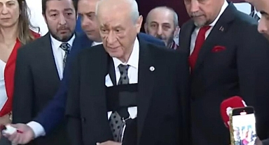 Devlet Bahçeli oy kullandı: Yüzündeki morluklar dikkat çekti!