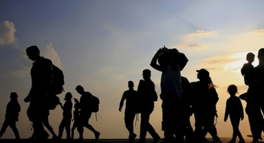 İzmir’de 48 düzensiz göçmen yakalandı! 