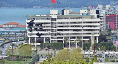 İzmir'de yapılan son seçim anketi açıklandı: Başkanlık yarışında kim önde?