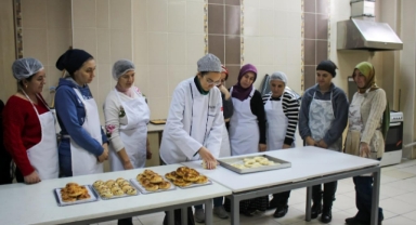 Karşıyaka Belediyesi’nden kadın istihdamına destek kursları