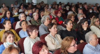 Karşıyaka Belediyesi’nden ‘Yaşlılara Saygı Haftası Paneli’