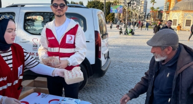 Kızılay Konak Şubesi'nden Ramazan dayanışması: Binlerce ihtiyaç sahibine ulaşıyor