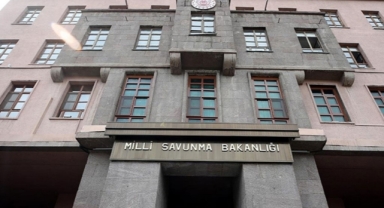 MSB resti çekti: “Biz de Yunan bayrağı açmıyoruz” 