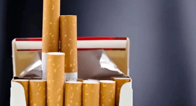 Sigaraya dev zam yolda 