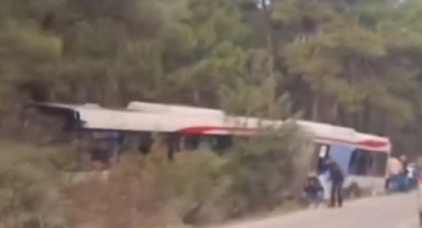 TIR, belediye otobüsüne çarptı: Bir kişi hayatını kaybetti, üç kişi yaralandı 