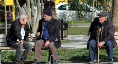 TÜİK verileri açıklandı: İzmir’in nüfusu yaşlanıyor!