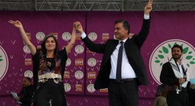 AK Parti devrede: Van’da kazanan adaya mazbata verilmiyor