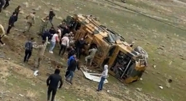 Askeri araç kaza yaptı