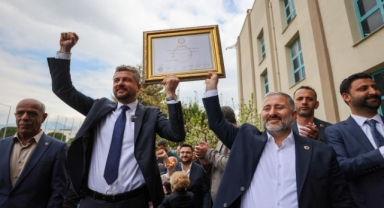 Başkan Duman mazbatasını aldı: 