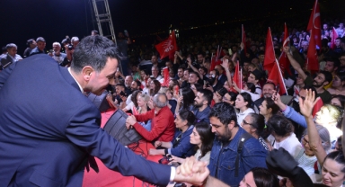 Başkan Önal’dan dayanışma çağrısı: “Tebrik çiçekleriniz desteğe dönüşsün” 