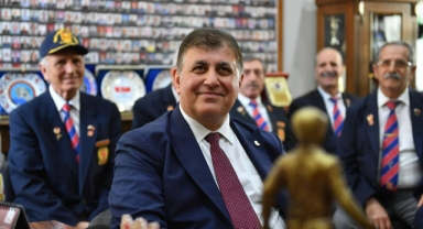 Başkan Tugay'dan  gazilere sürpriz ziyaret