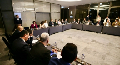 Başkan Tugay ilçe belediye başkanlarıyla toplantı yaptı