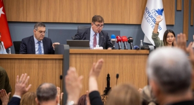 Başkan Tugay, yeni dönemin ilk meclisini açtı: 