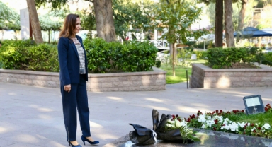 Başkan Ünsal’ın ilk ziyareti Zübeyde Hanım’a