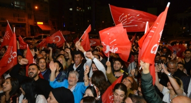 Bayraklı’nın yeni başkanı İrfan Önal’dan ilk mesaj: Kaybeden yok kazanan Bayraklı