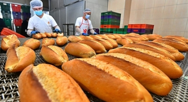 Başkan Tugay sözünü tuttu: Ekmek zammı geri alındı! 
