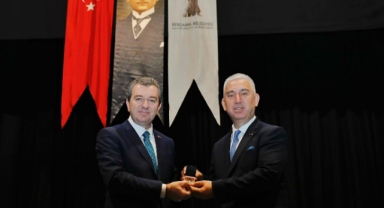 Bergama'da devir teslim: 