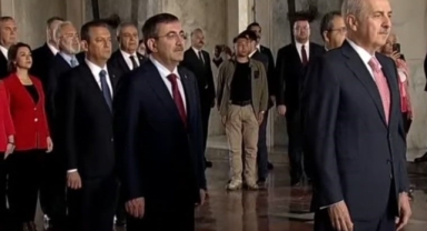 Devlet erkanı Anıtkabir'de! 23 Nisan töreninde tek genel başkan…